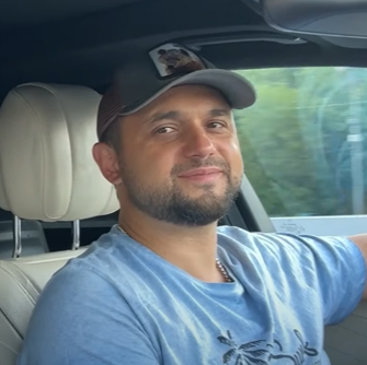 Призвание – врач: Муслим Муслимов в составе группы добровольцев продолжает гуманитарную миссию в Донецкой Народной Республике Призвание – врач: Муслим Муслимов в составе группы добровольцев продолжает гуманитарную миссию в Донецкой Народной Республике