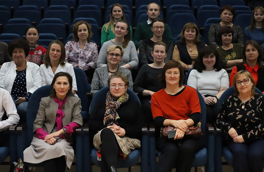 Профессор кафедры терапевтической стоматологии РМАНПО Елена Владимировна Иванова прочла лекцию педагогам Пансиона воспитанниц Министерства обороны Профессор кафедры терапевтической стоматологии РМАНПО Елена Владимировна Иванова прочла лекцию педагогам Пансиона воспитанниц Министерства обороны