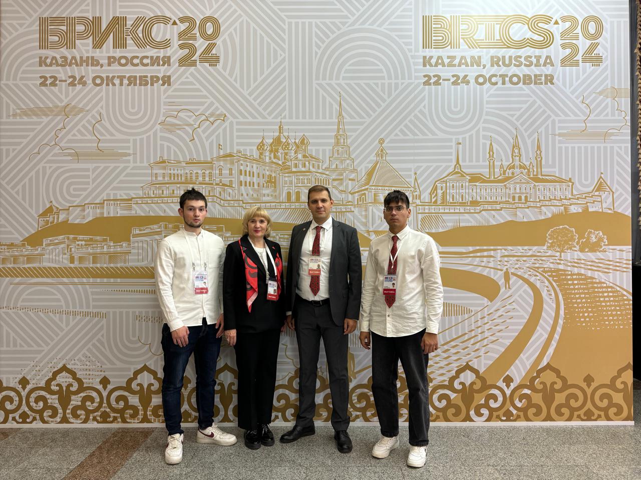 На выставке «Сделано в Татарстане» в рамках БРИКС коллеги из КГМА провели экскурсию для высокопоставленных гостей