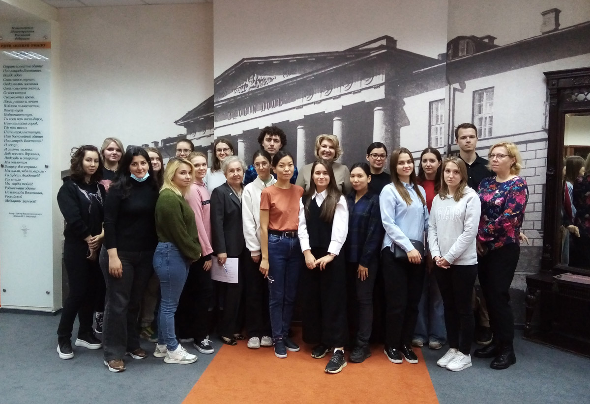 Встреча с ординаторами кафедры вирусологии в музее РМАНПО Встреча с ординаторами кафедры вирусологии в музее РМАНПО