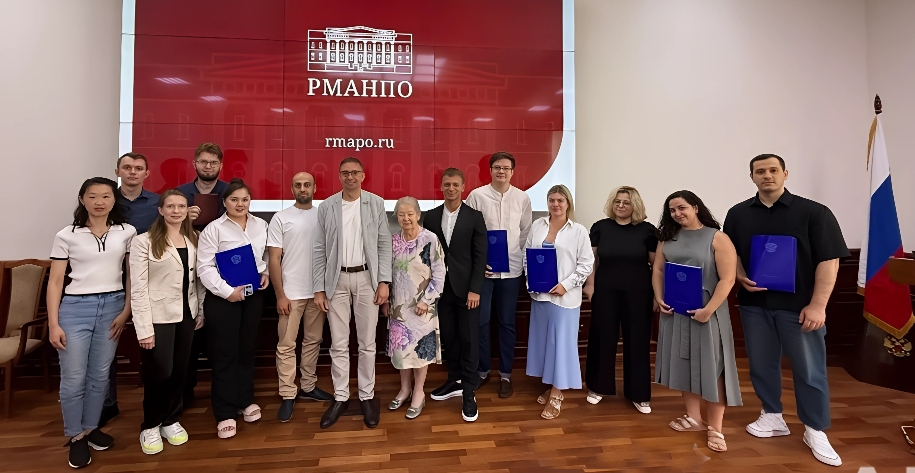 В ректорате РМАНПО поздравили выпускников аспирантуры