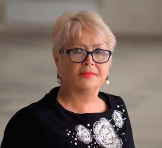 Семья профессоров Мальцевых стала победителем конкурса «Врач года - Ак чэчэклэр 2024» в номинации «Легенда здравоохранения»